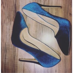 Teal velvet point toe pumps